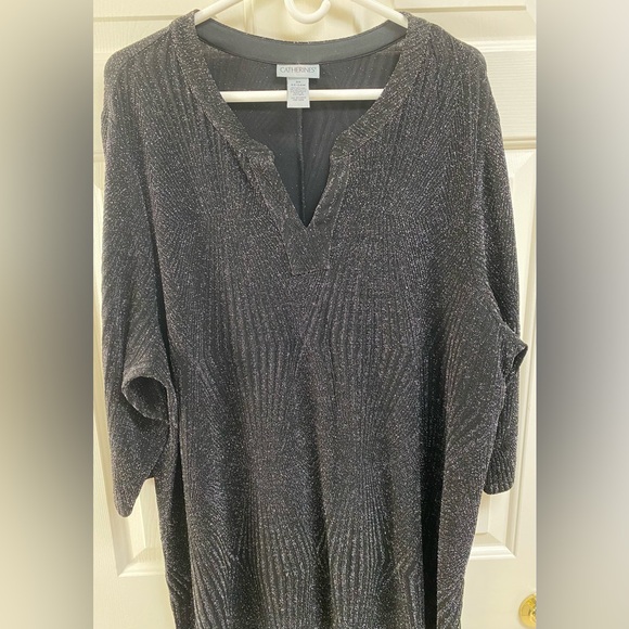 Catherines Black All Nighter Metallic Slinky Scoop V-Neckline Tunic Style Top - Picture 2 of 14